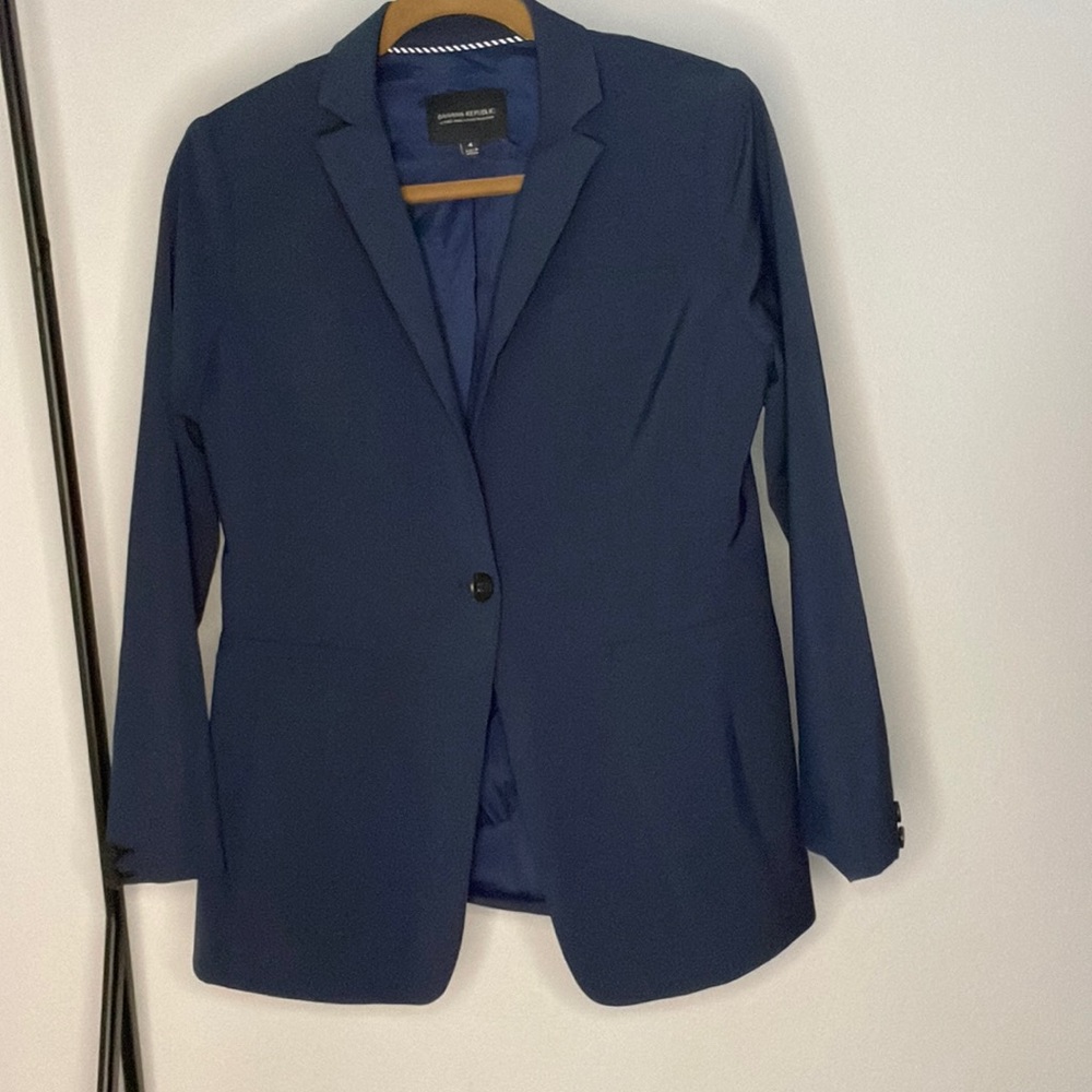 Navy long & lean Banana Republic blazer
